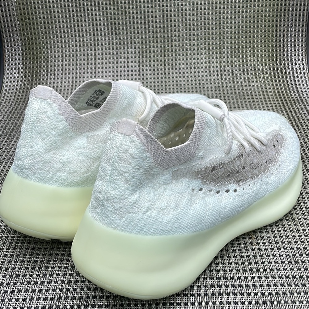adidas Yeezy Boost 380 'Calcite Glow’ size 9 - Picture 4 of 8